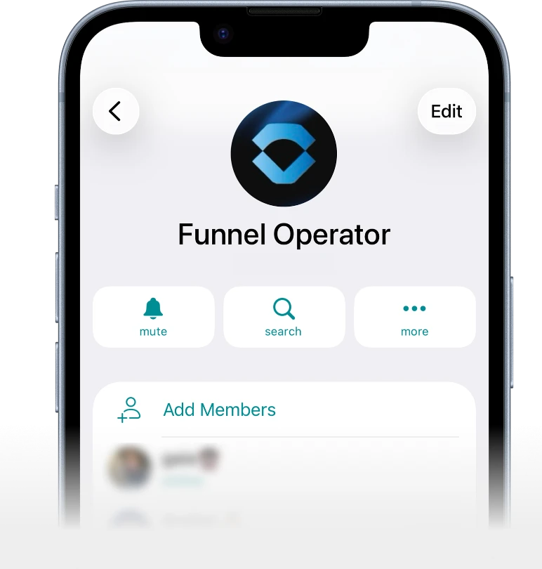 Il gruppo Telegram di Funnel Operator, aperto su un telefono.